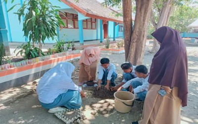 Siswa Fase- E SMA Negeri 11 Palembang Melakukan Kegiatan P5 dengan Tema Kewirausahaan