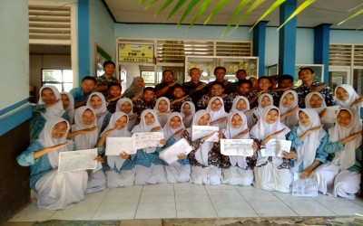 DUKCAPIL Kabupaten Jakarta Pusat MEMFASILITASI LAYANAN PEREKAMAN E-KTP DI SMA Negeri 11 Palembang